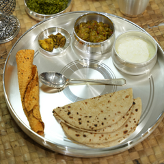 Traditional Silver Dinner Set – Elegant & Durable Thali Set for Everyday Use