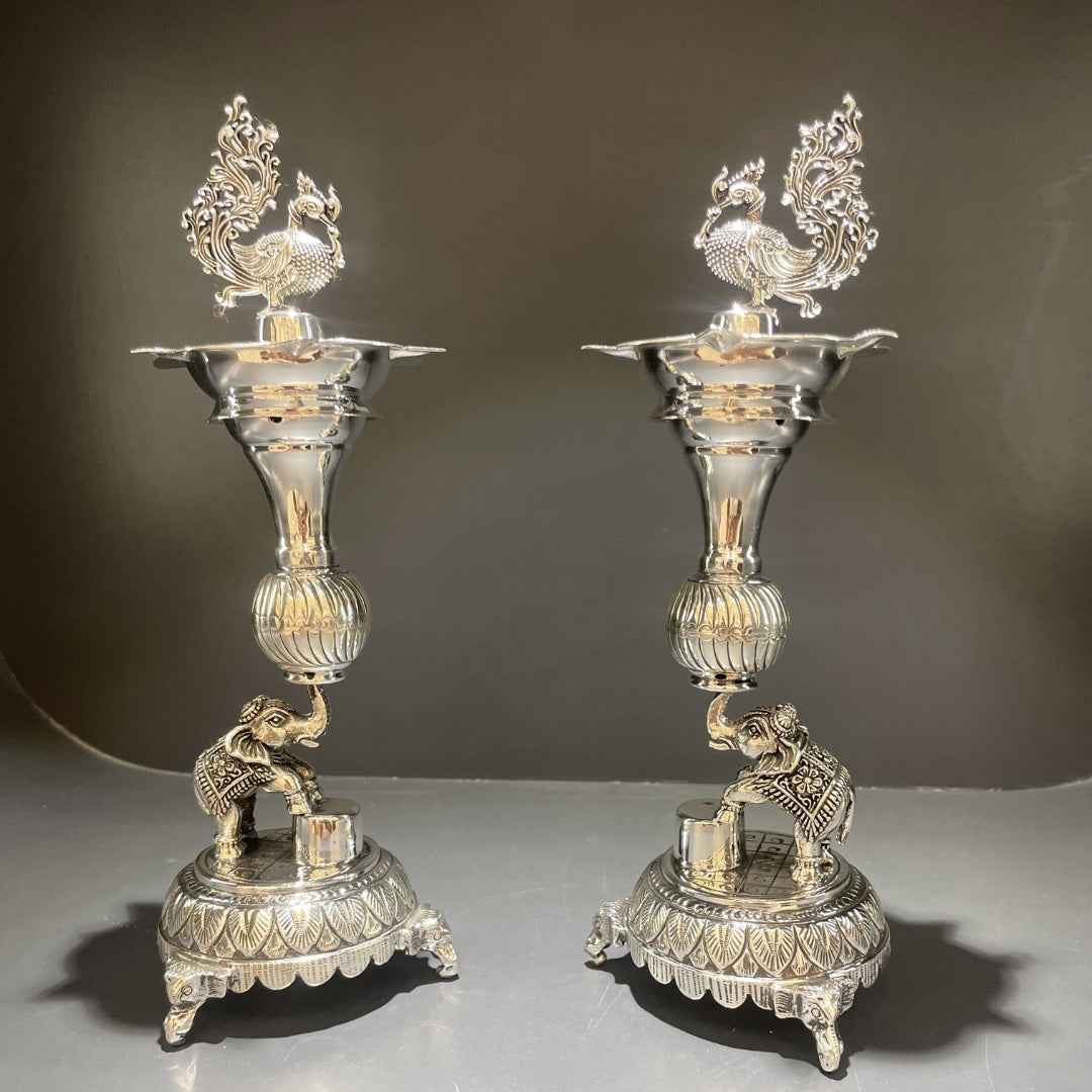 article antique elephant candle set
